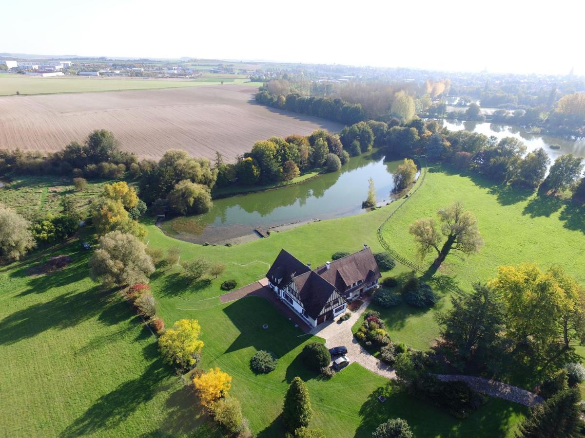 Bed and Breakfast Domaine D'Aveluy Экстерьер фото